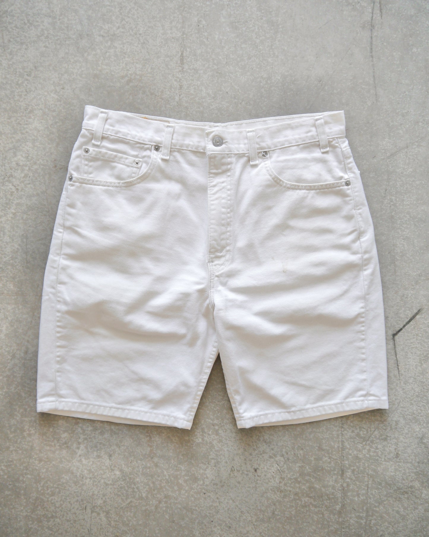 90s Levi’s 505 Stained White Denim Shorts (34)