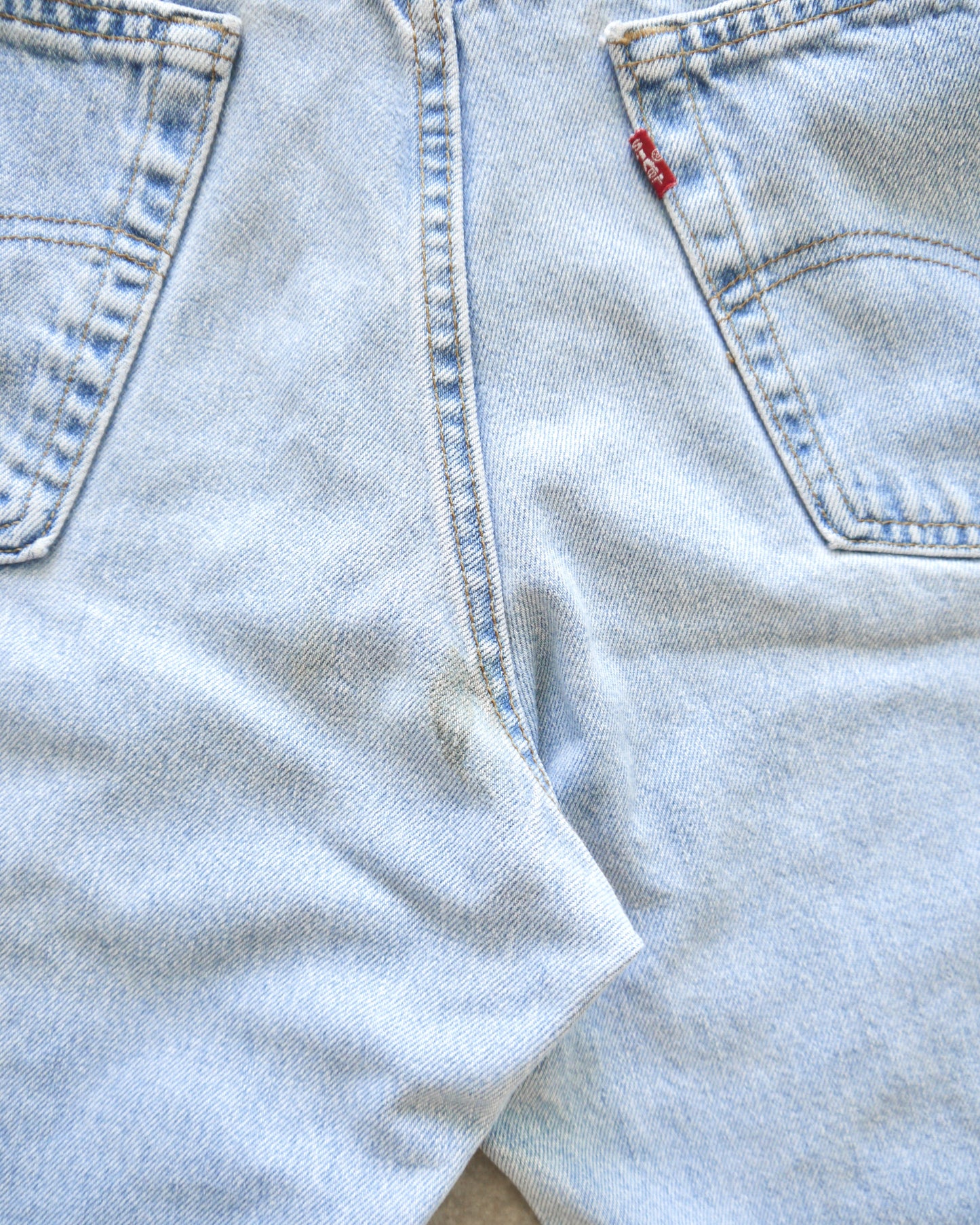 90s Levi’s 550 Baggy Cutoff Denim Shorts (36)