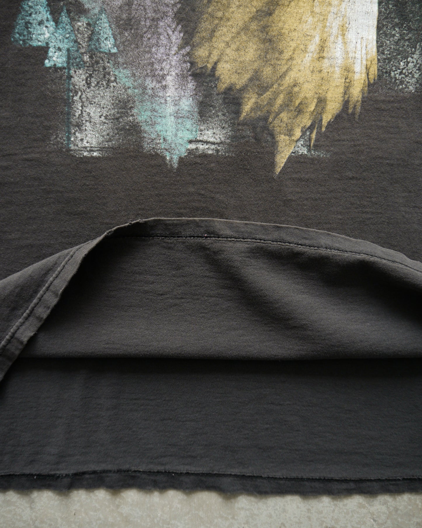 90s Thrashed Sun Faded Black Nature Tee (XL)